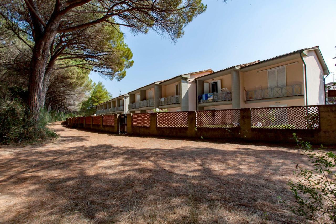 Oleandri Suite Hotel 瓦达 外观 照片
