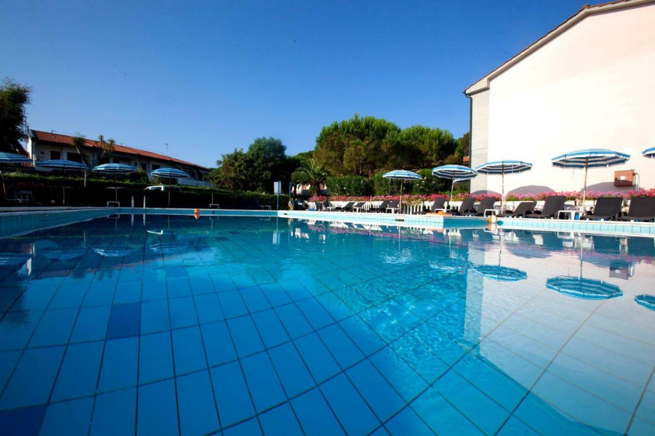 Oleandri Suite Hotel 瓦达 外观 照片